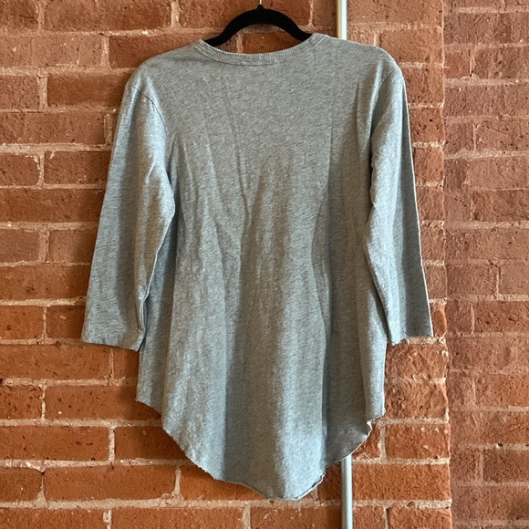 Wilt 3/4 Sleeve V-Neck Shirttail Tee w/Raw Hem Top - Picture 3 of 9